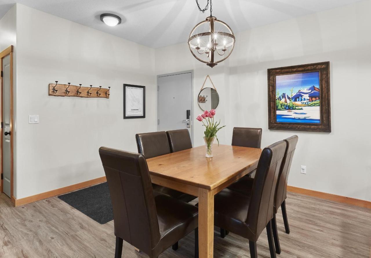 Newly Renovated Grizzly Lodge, Spacious 3Br 2Ba With Open Pool, Hot Tub Canmore Extérieur photo