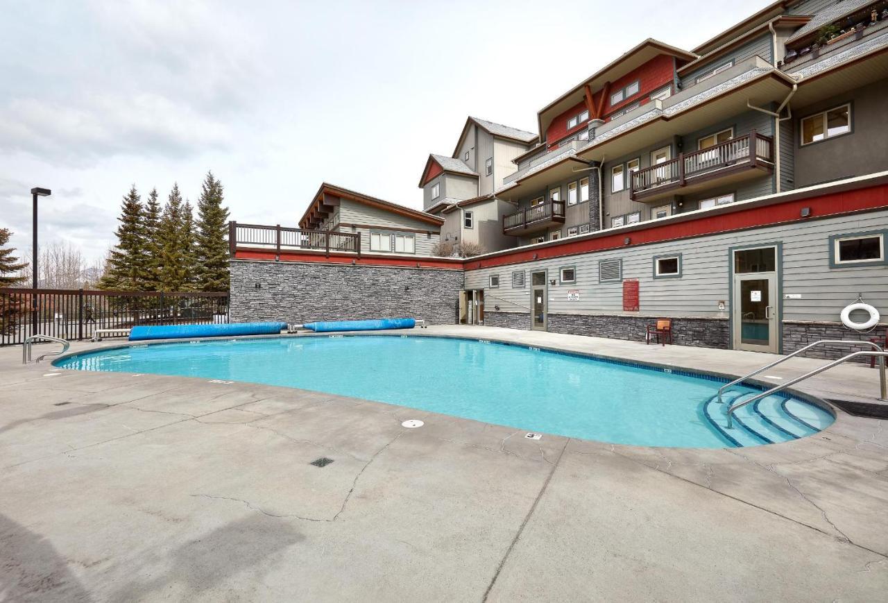 Newly Renovated Grizzly Lodge, Spacious 3Br 2Ba With Open Pool, Hot Tub Canmore Extérieur photo