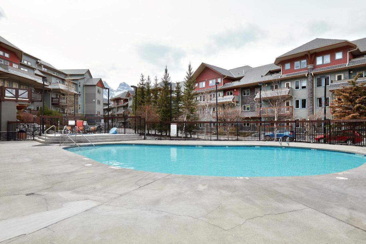 Newly Renovated Grizzly Lodge, Spacious 3Br 2Ba With Open Pool, Hot Tub Canmore Extérieur photo