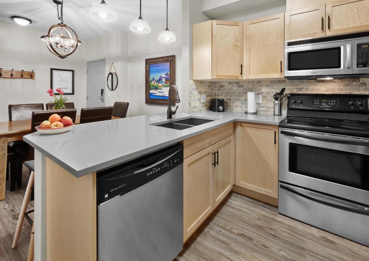Newly Renovated Grizzly Lodge, Spacious 3Br 2Ba With Open Pool, Hot Tub Canmore Extérieur photo