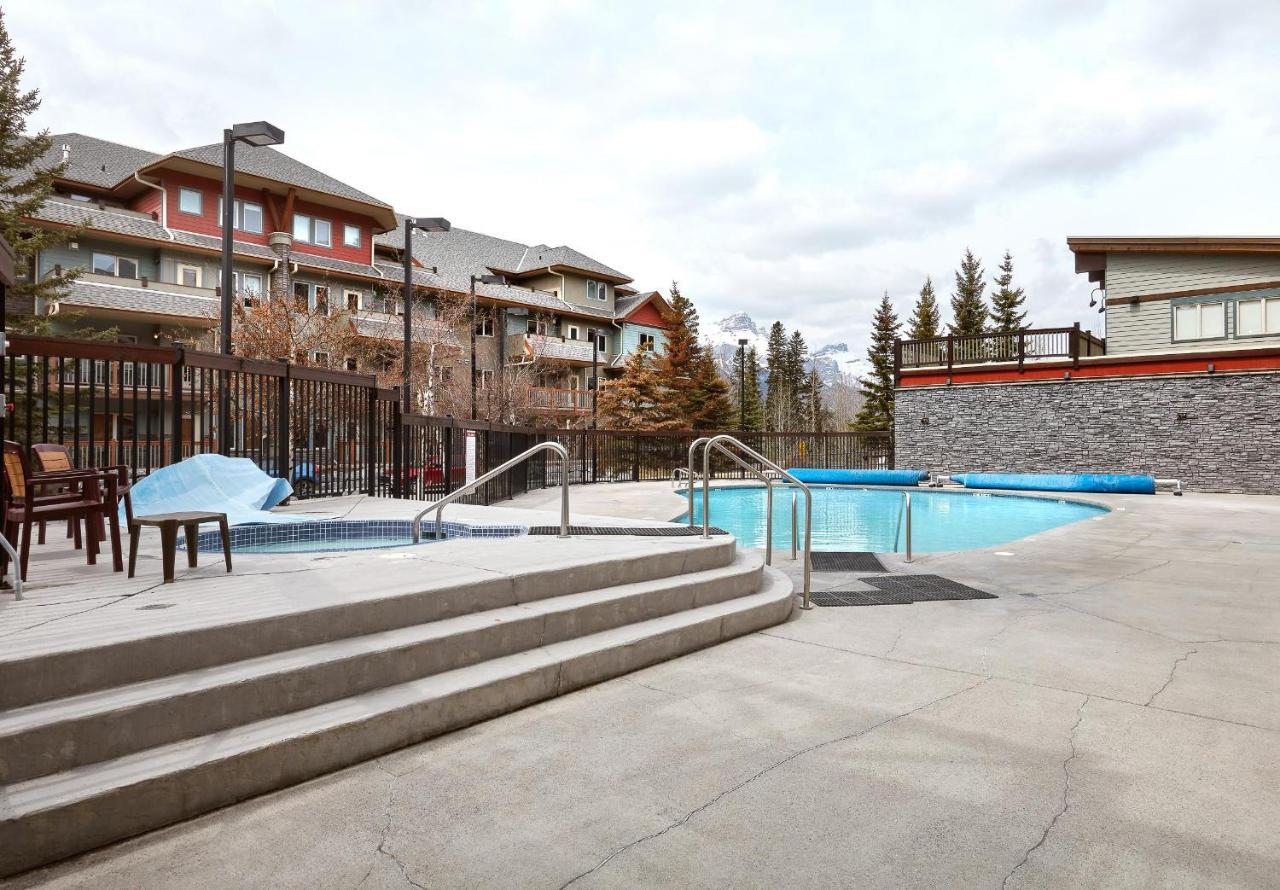 Newly Renovated Grizzly Lodge, Spacious 3Br 2Ba With Open Pool, Hot Tub Canmore Extérieur photo