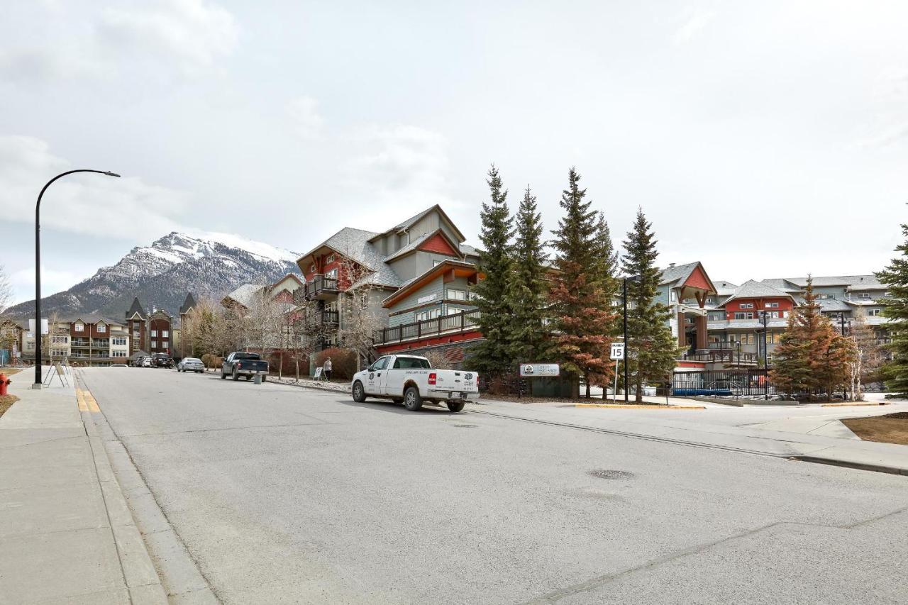 Newly Renovated Grizzly Lodge, Spacious 3Br 2Ba With Open Pool, Hot Tub Canmore Extérieur photo